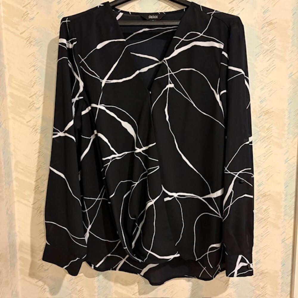 Slim Factory by Investments Womens L Cross Over Drape Blouse Black White NWOT